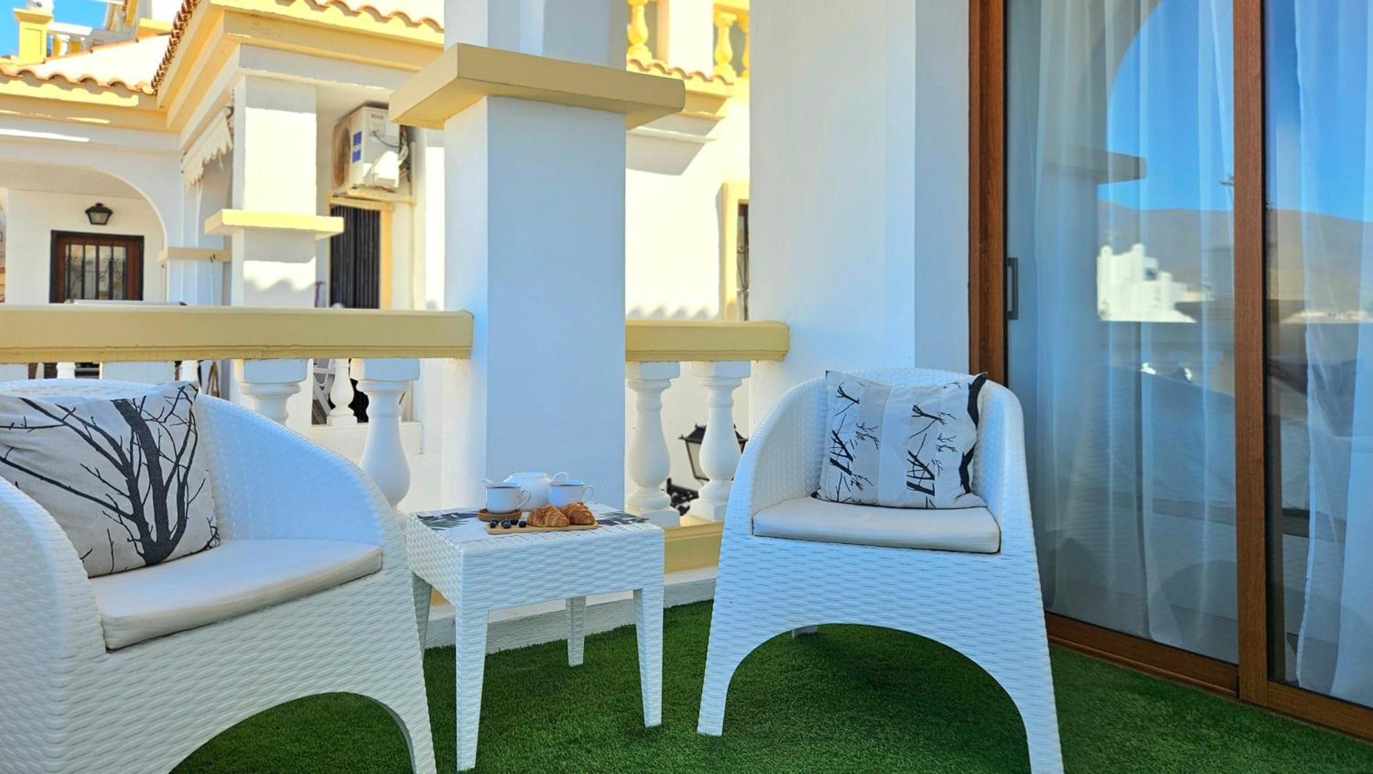 Paulmarie Family Apartment Ocean&Mountain View أذيخي المظهر الخارجي الصورة